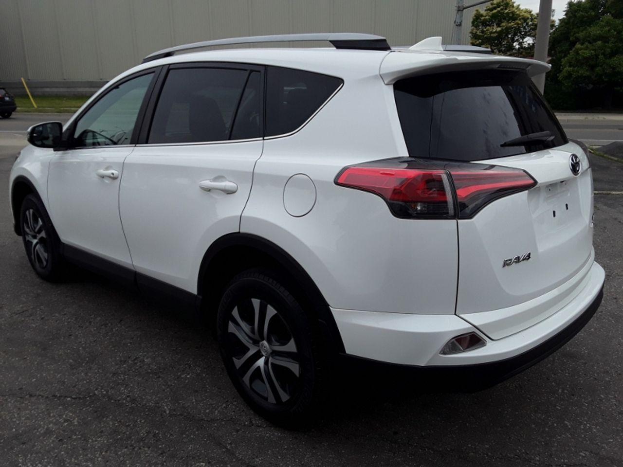 2017 Toyota RAV4 LE-4