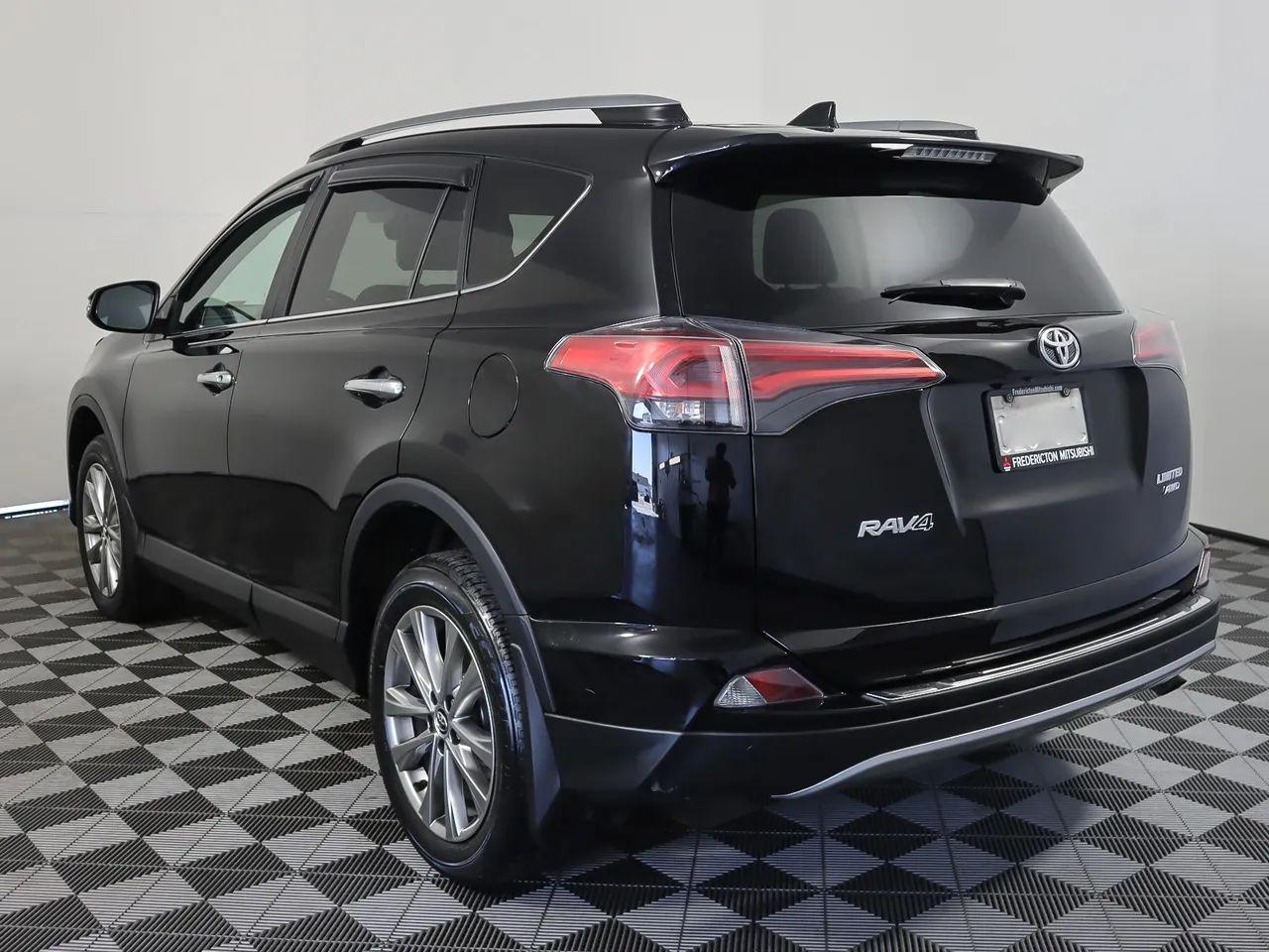 2017 Toyota RAV4 Limited-4