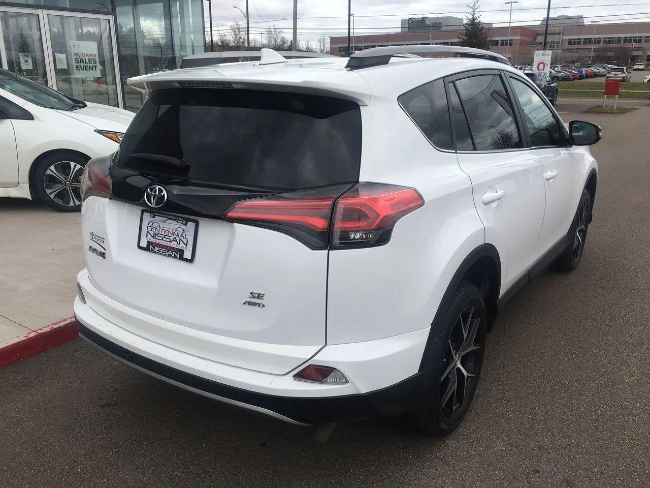 2017 Toyota RAV4 SE-2