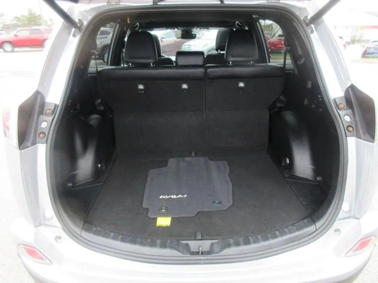 2017 Toyota RAV4 SE-4