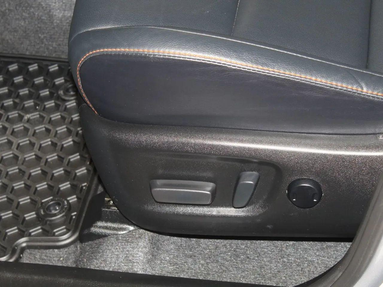 2017 Toyota RAV4 SE-4