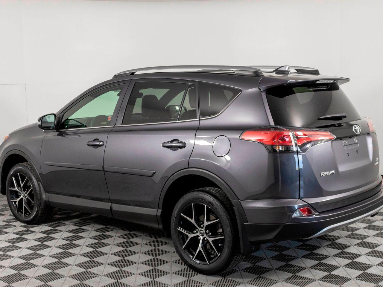2017 Toyota RAV4 SE-4