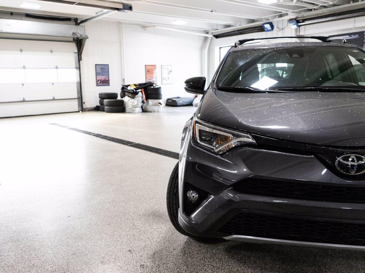 2017 Toyota RAV4 SE-2