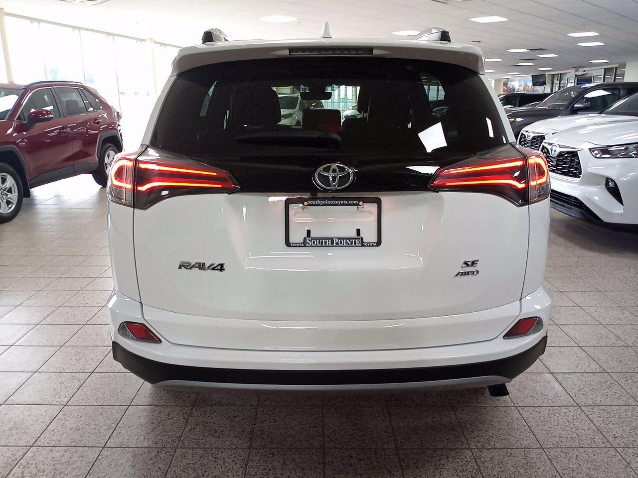 2017 Toyota RAV4 SE-4