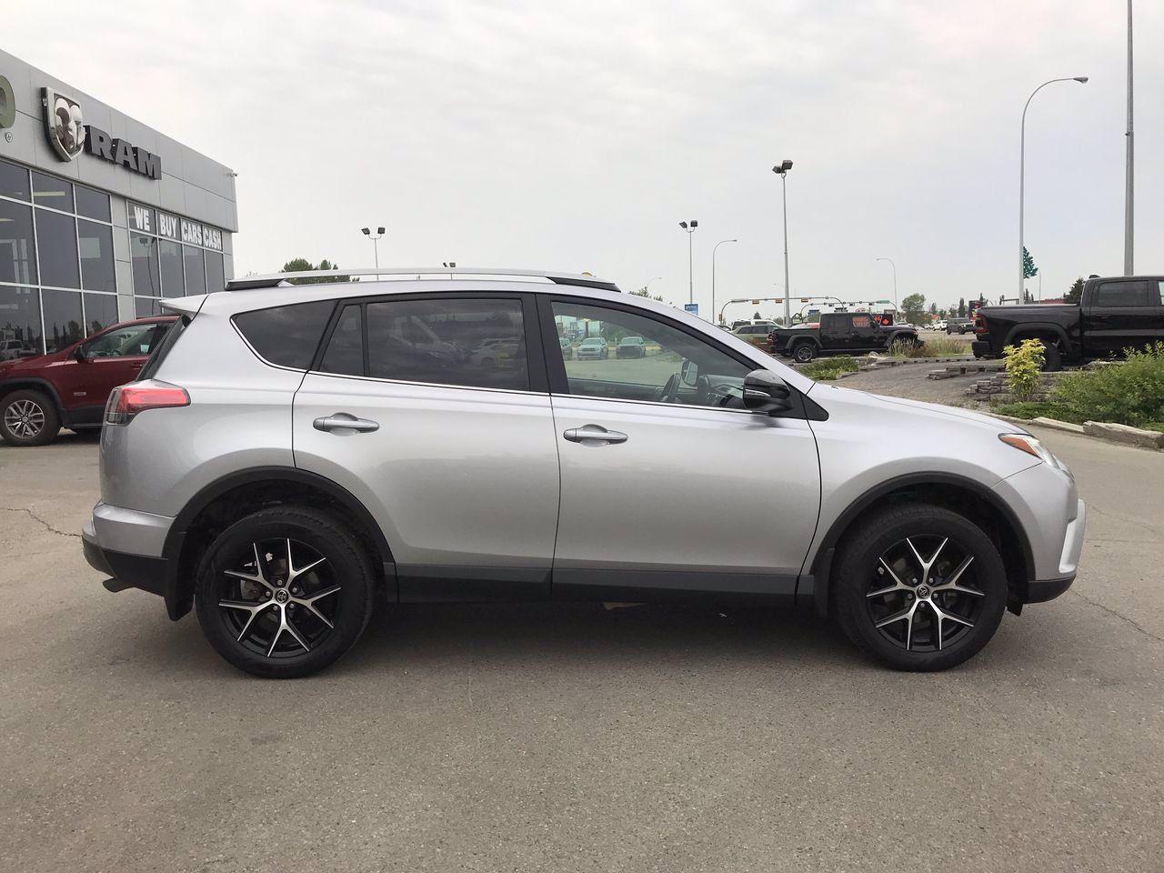 2017 Toyota RAV4 SE-1