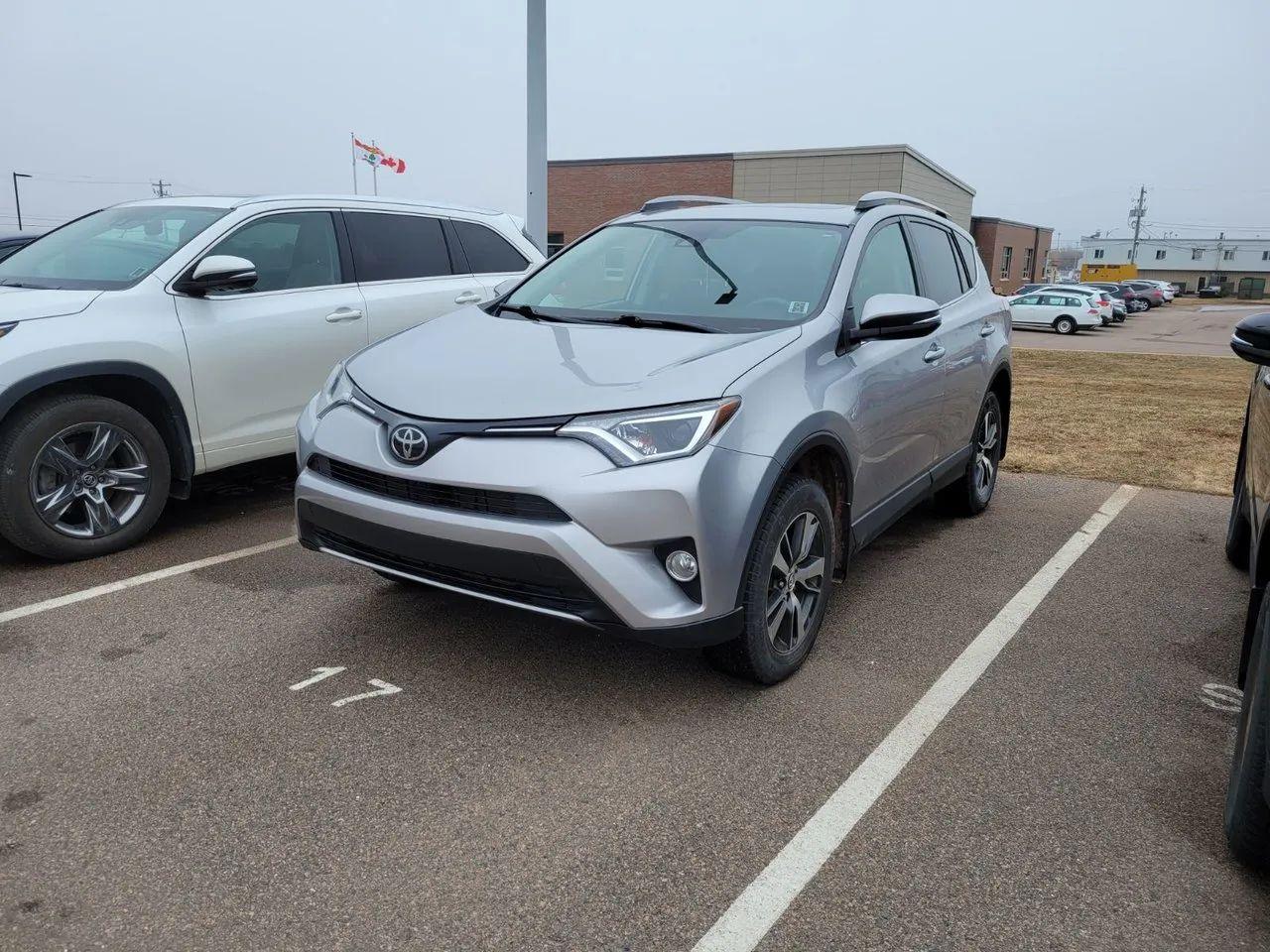 2017 Toyota RAV4 XLE-0