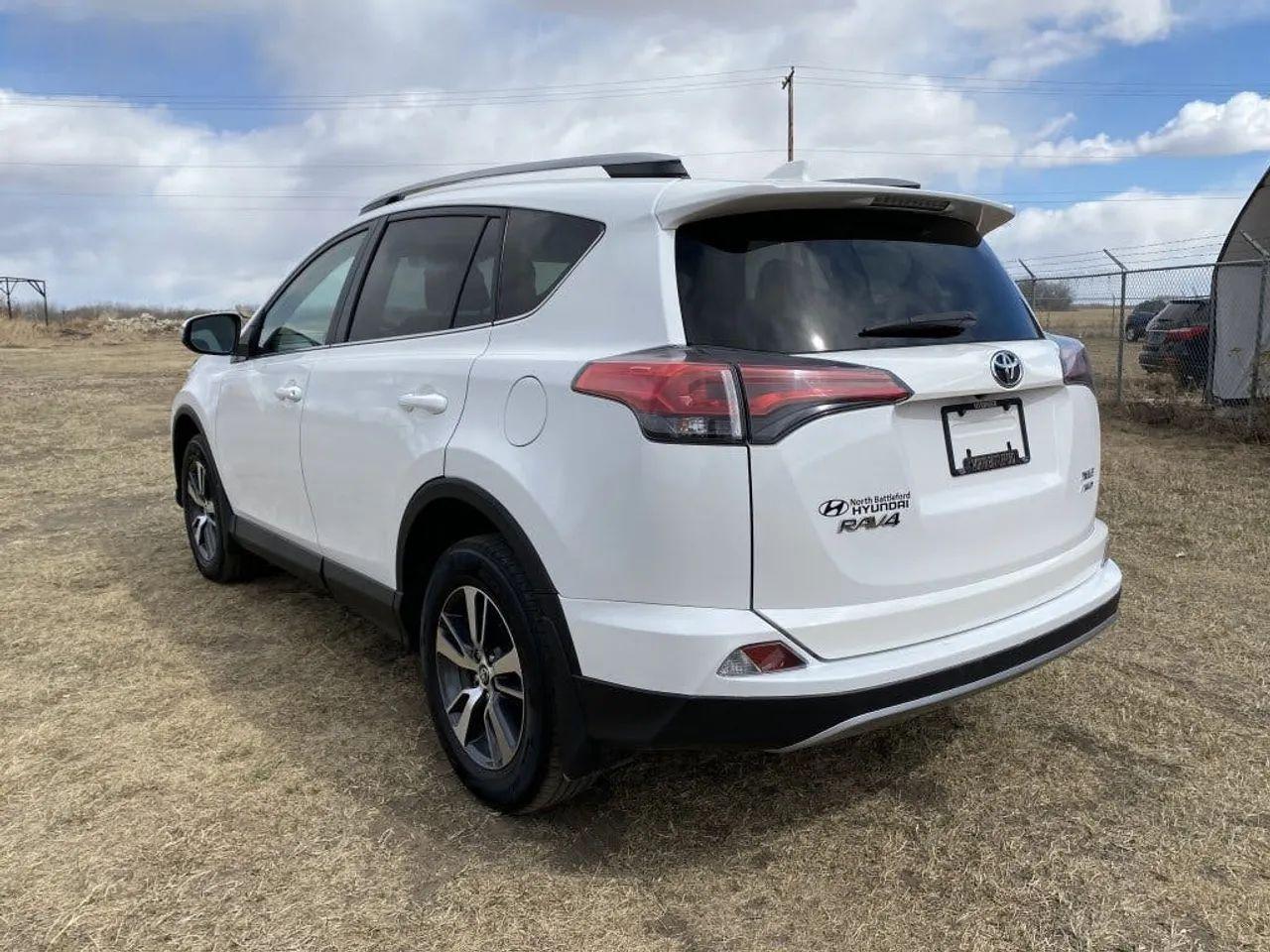 2017 Toyota RAV4 XLE-4