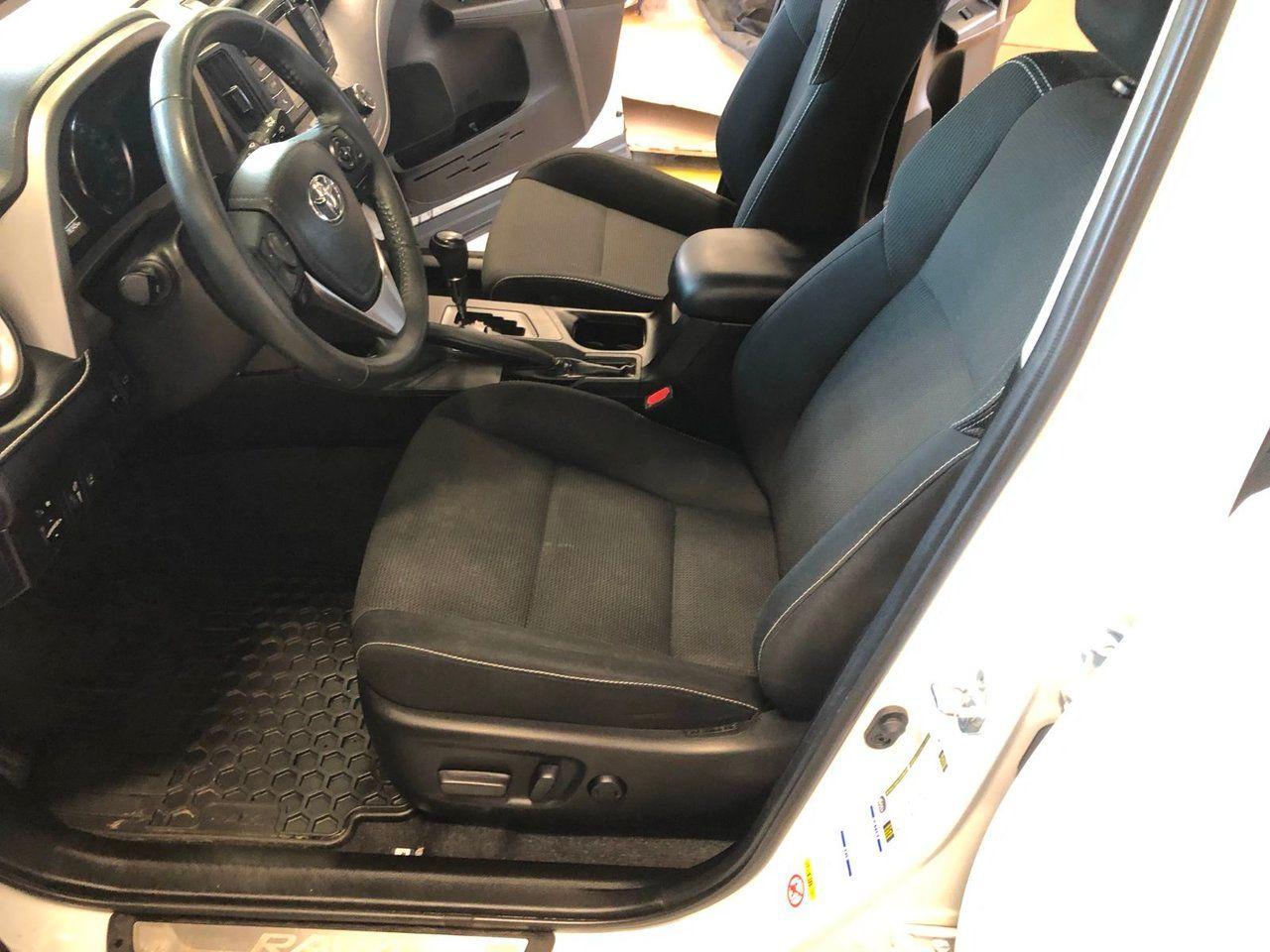 2017 Toyota RAV4 XLE-3