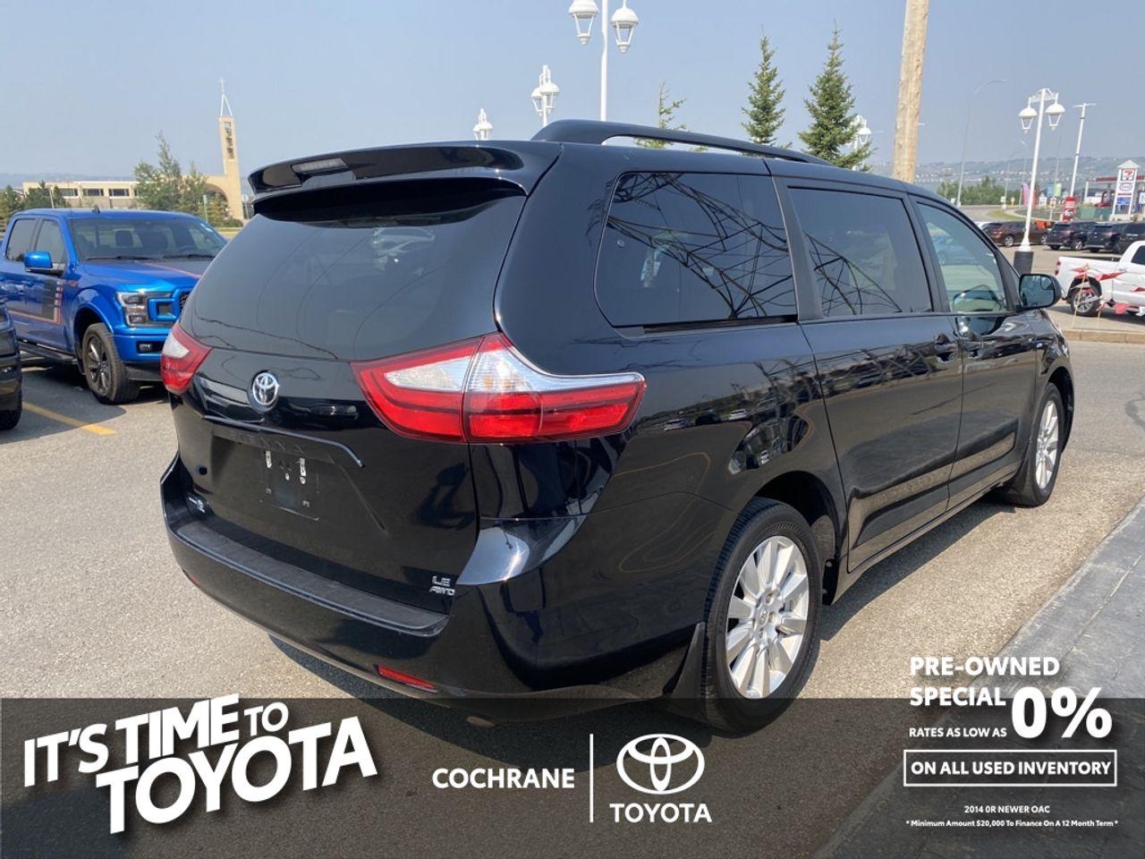 2017 Toyota Sienna LE-4