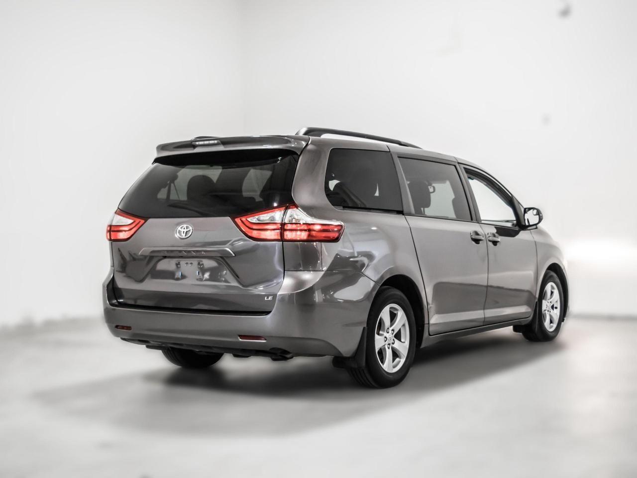 2017 Toyota Sienna LE-3