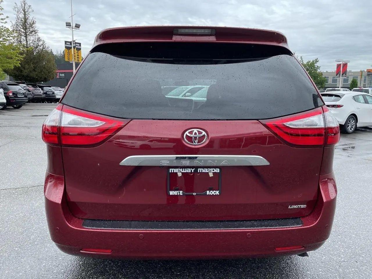 2017 Toyota Sienna Limited-3