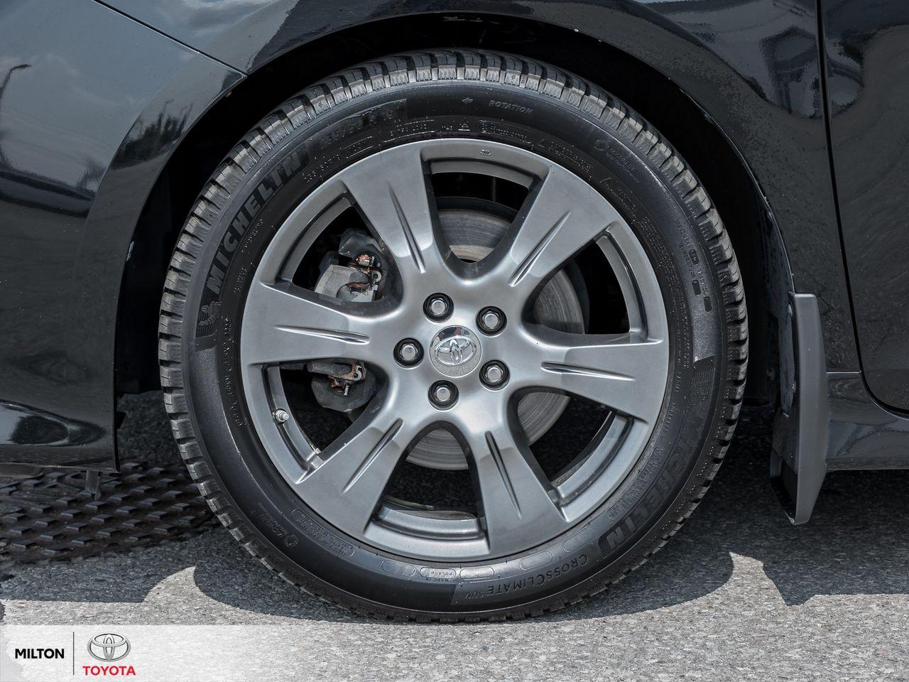 2017 Toyota Sienna SE-3