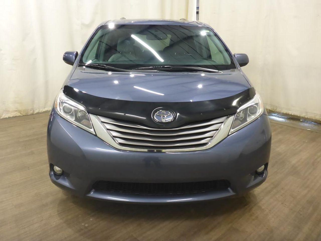 2017 Toyota Sienna XLE-2