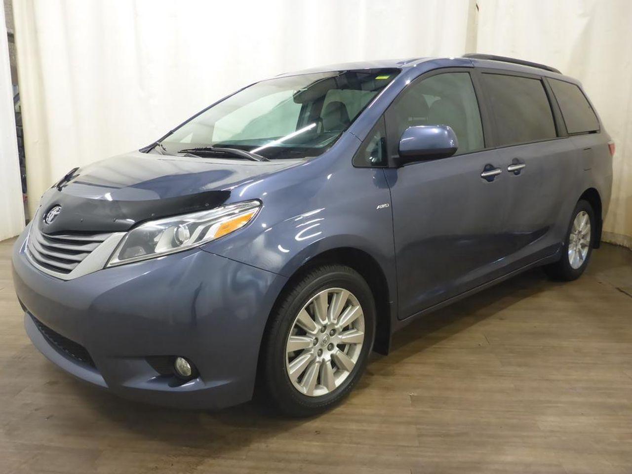 2017 Toyota Sienna XLE-4
