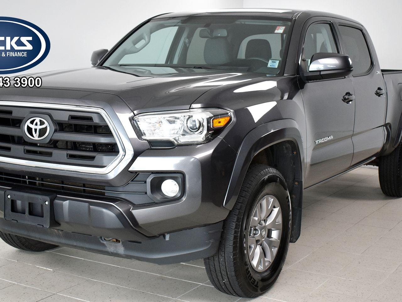 2017 Toyota Tacoma SR5-0