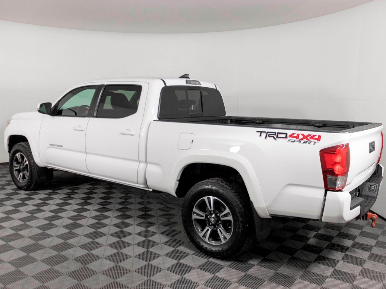 2017 Toyota Tacoma SR5-4