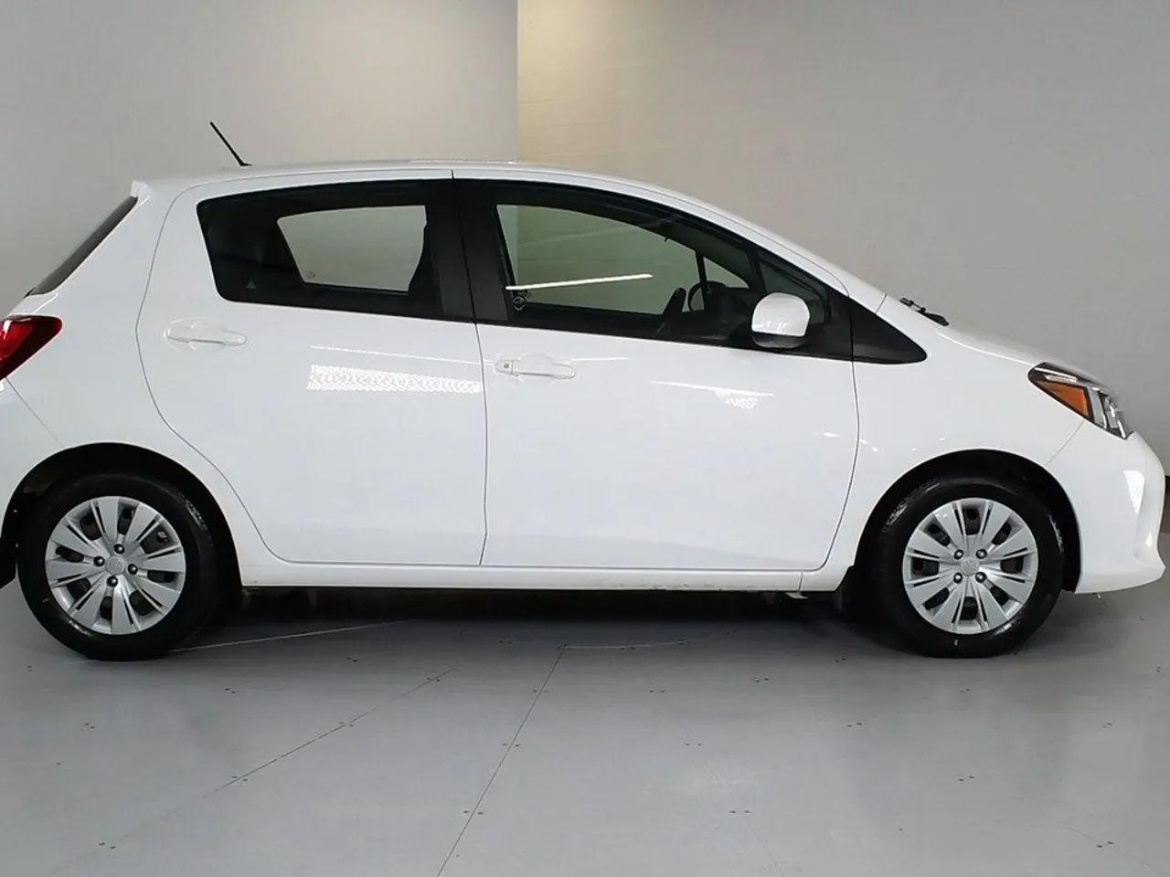 2017 Toyota Yaris LE-3