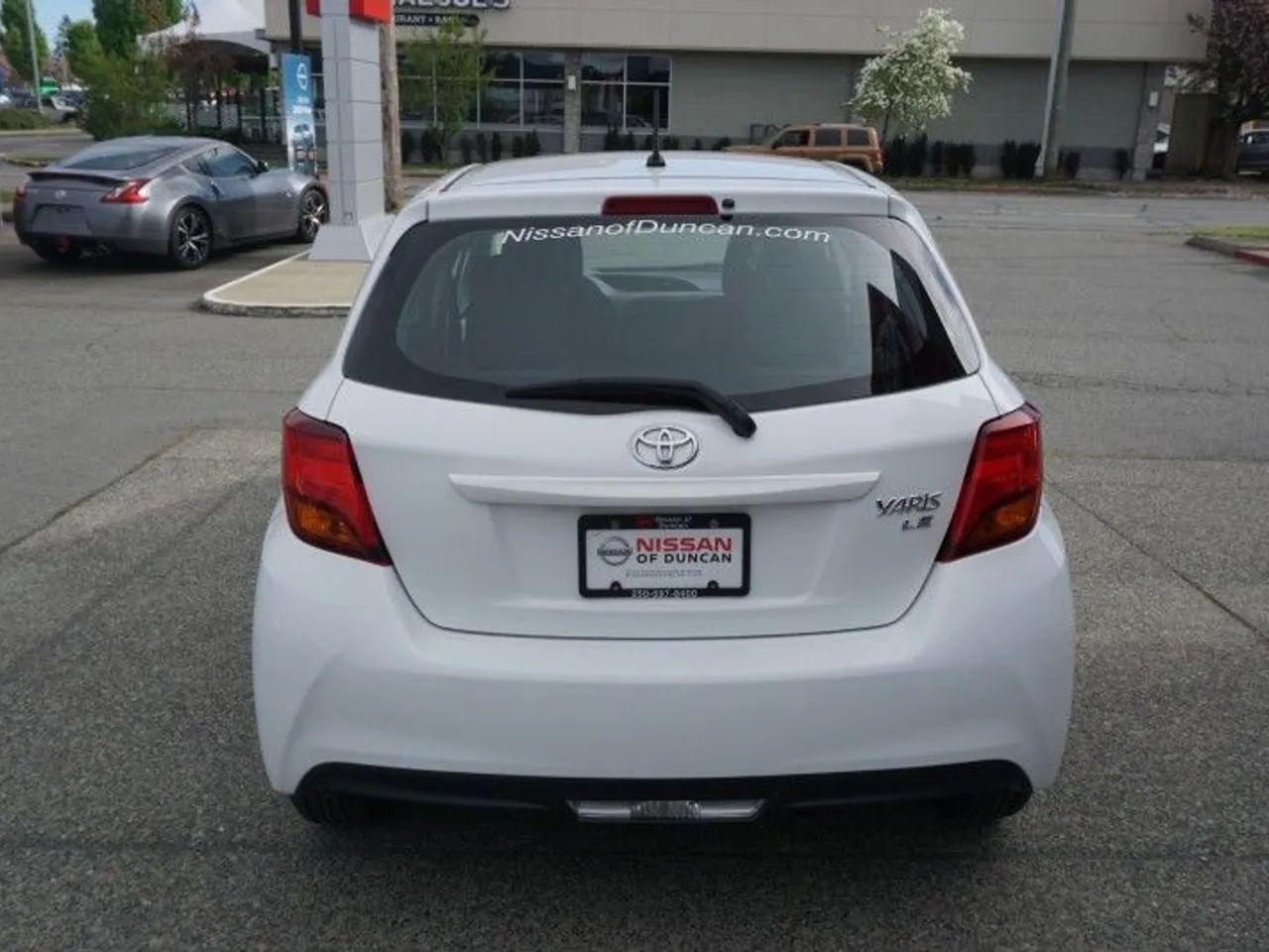 2017 Toyota Yaris LE-4