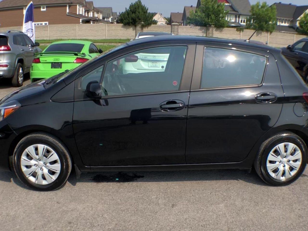 2017 Toyota Yaris LE-4