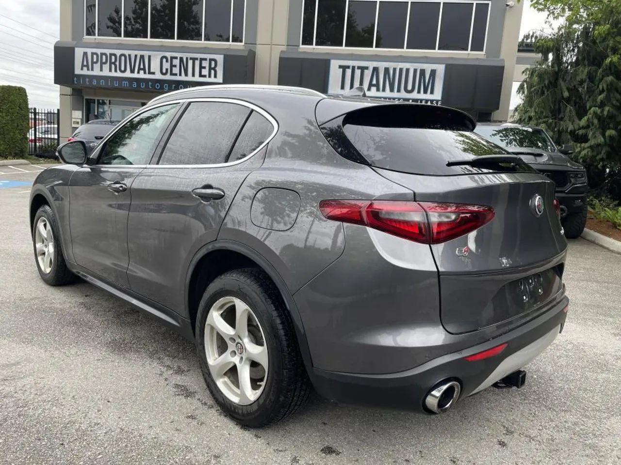2018 Alfa Romeo Stelvio Base-3