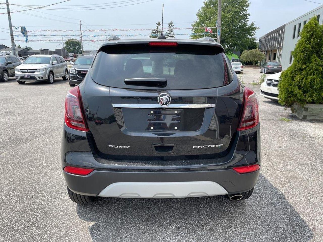 2018 Buick Encore Essence-3