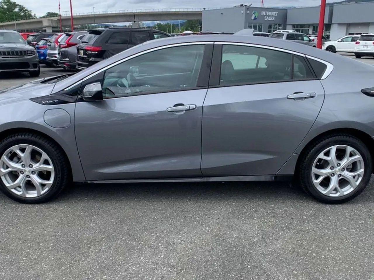 2018 Chevrolet Volt Premier-4