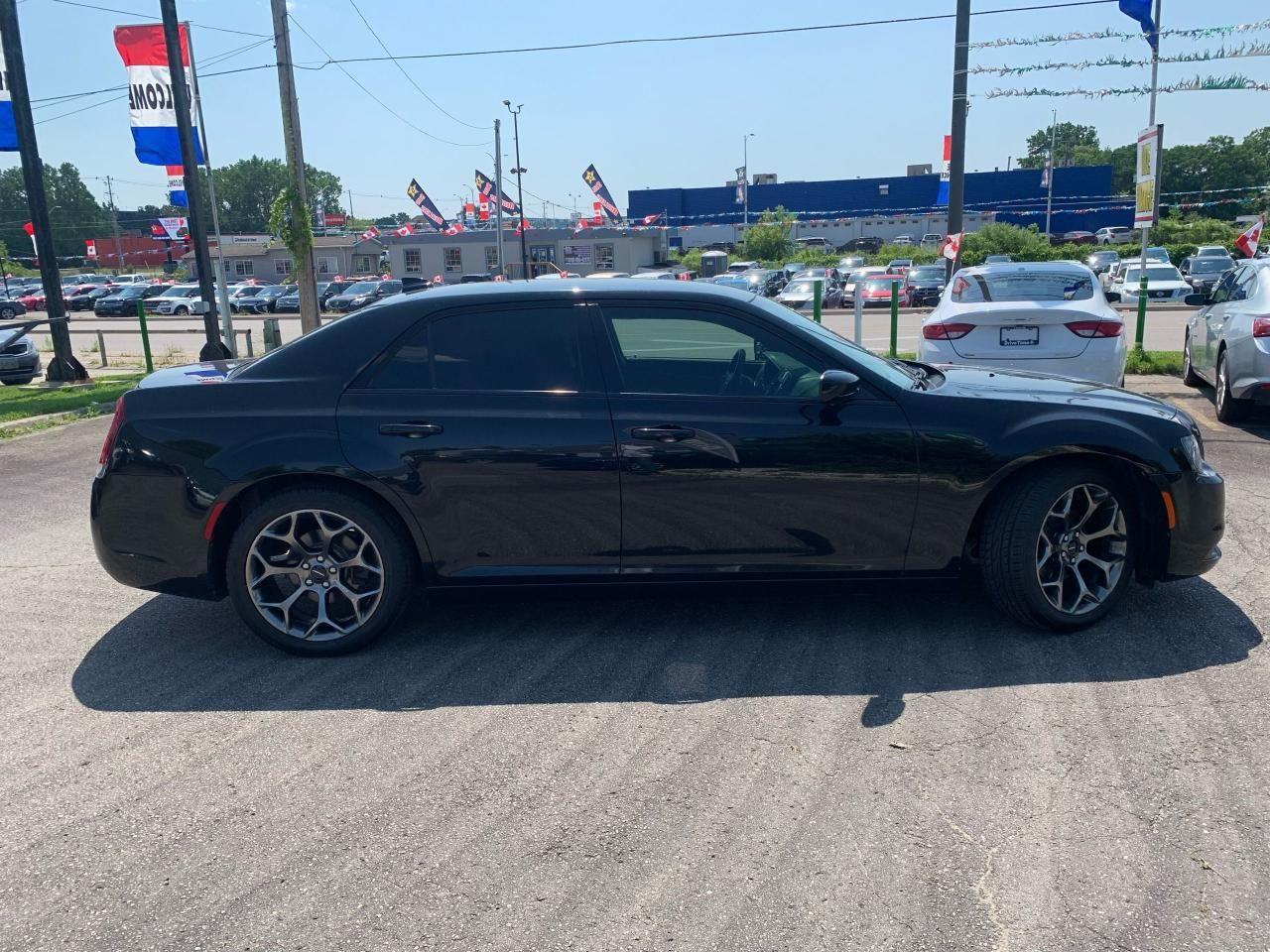 2018 Chrysler 300 S-4
