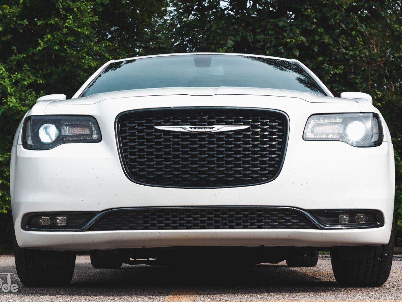 2018 Chrysler 300 S-4