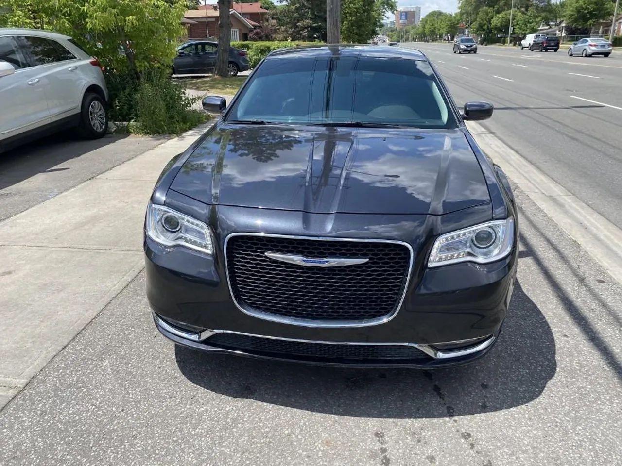 2018 Chrysler 300 Touring-4