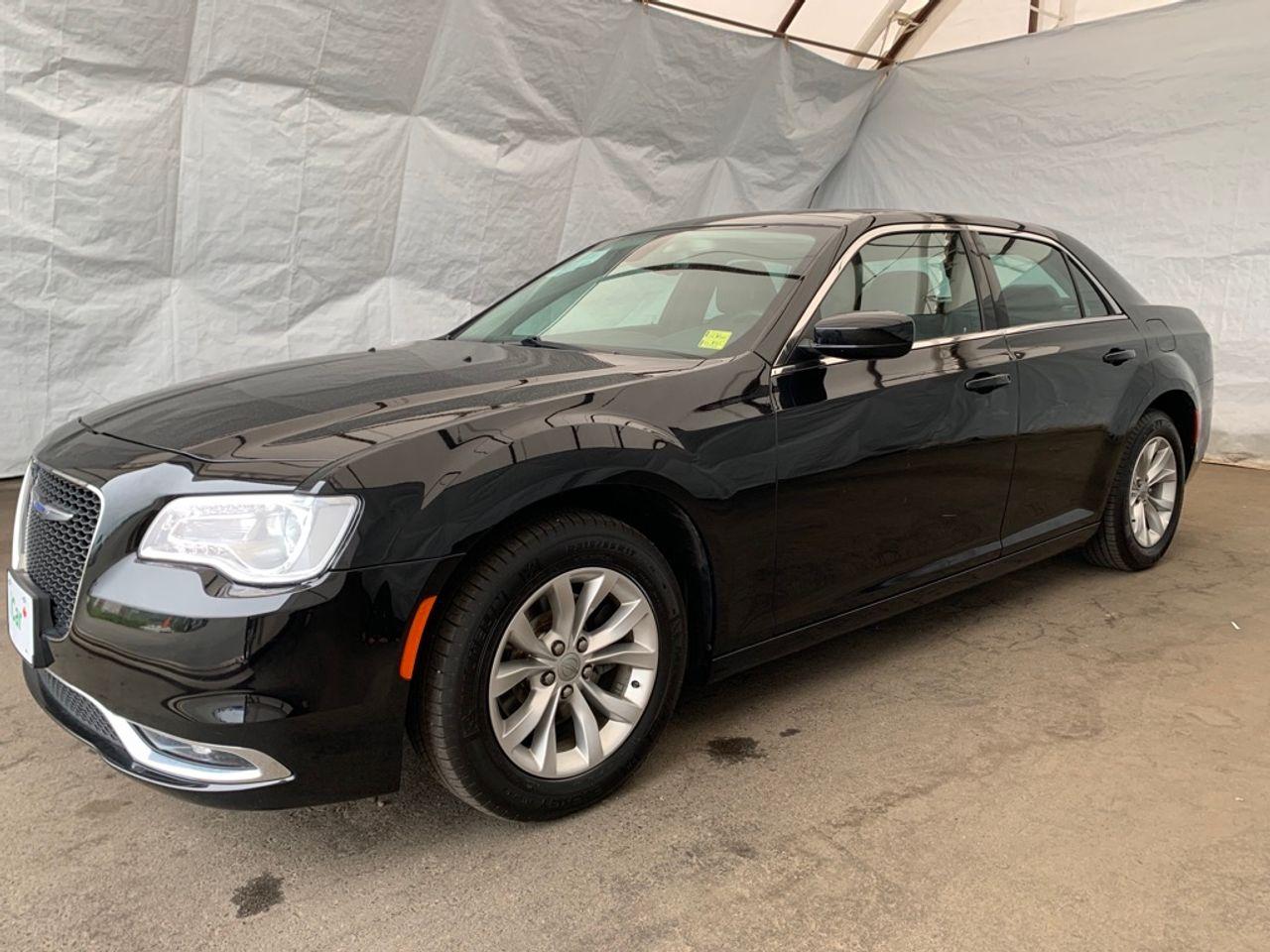 2018 Chrysler 300 Touring-2