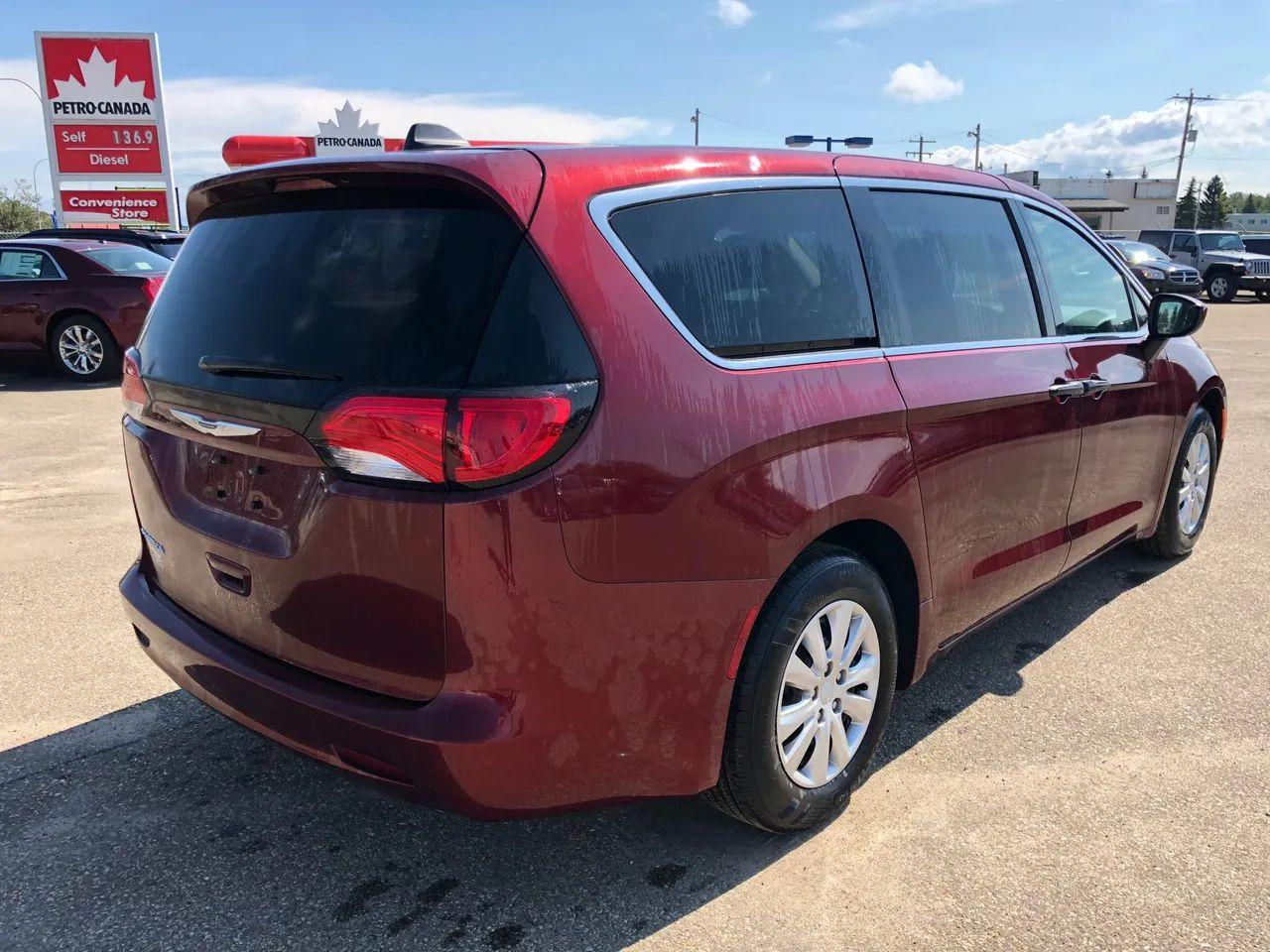 2018 Chrysler Pacifica L-2