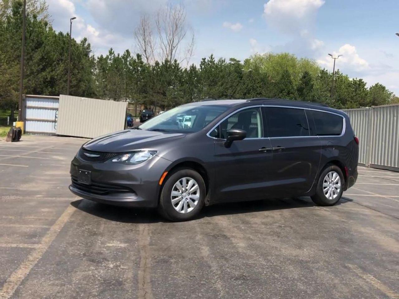 2018 Chrysler Pacifica L-3