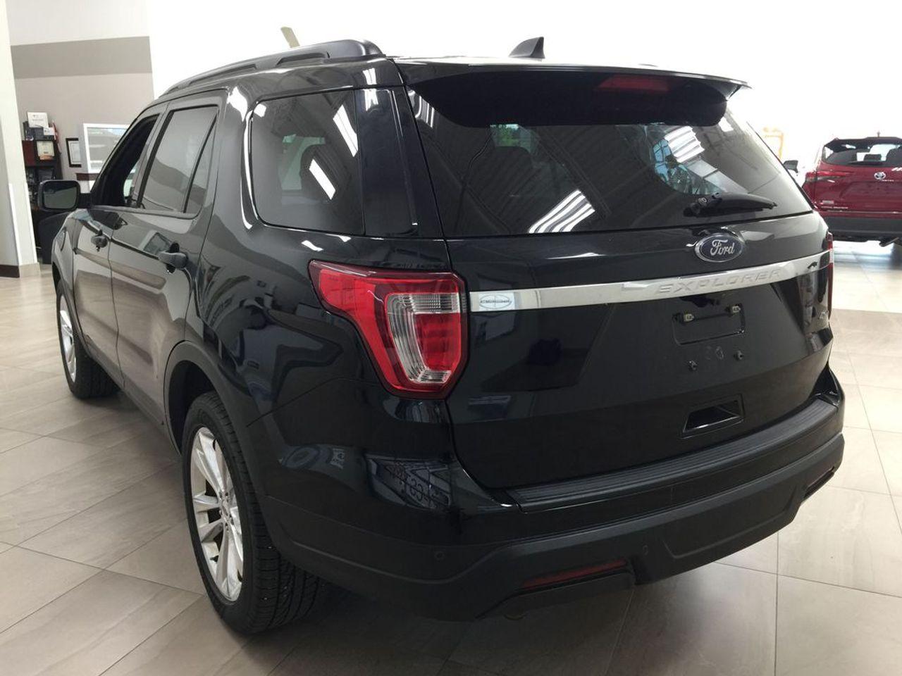 2018 Ford Explorer Base-4