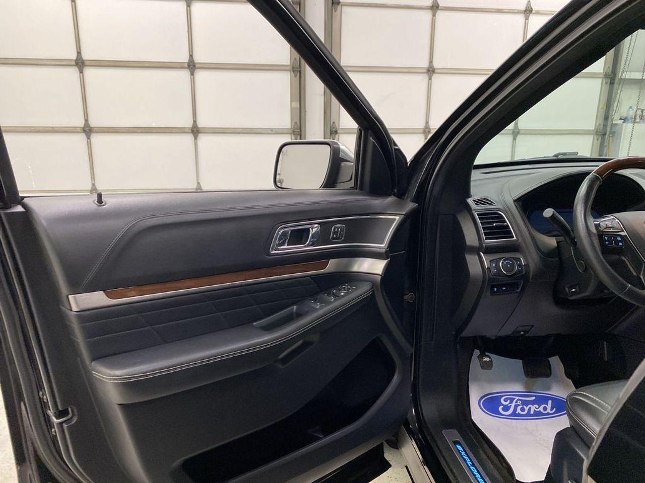 2018 Ford Explorer Platinum-3