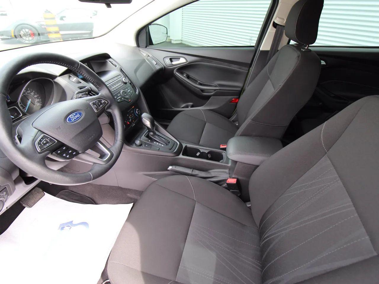 2018 Ford Focus SE-4