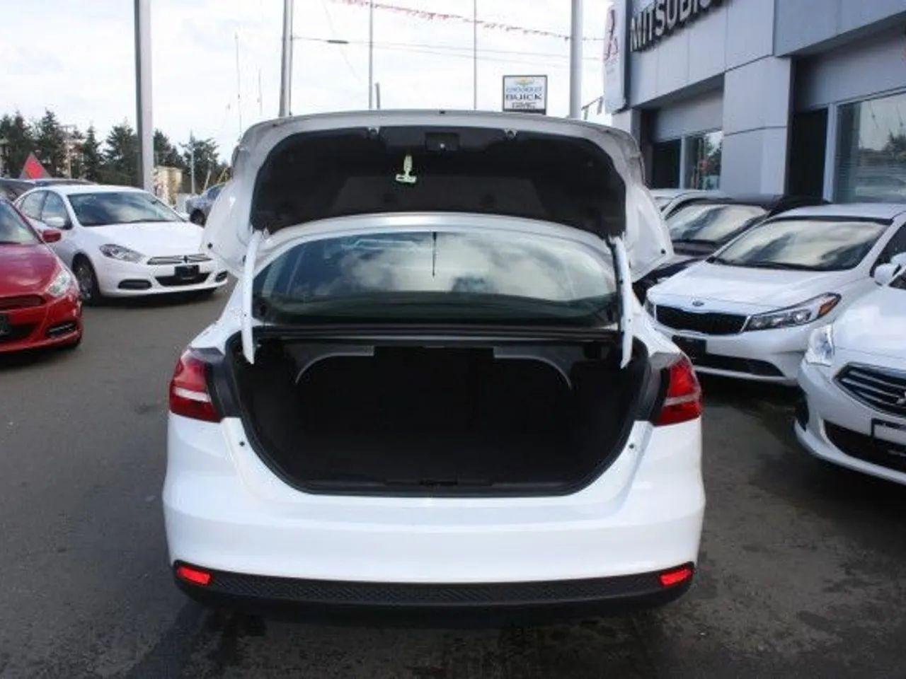 2018 Ford Focus SE-4