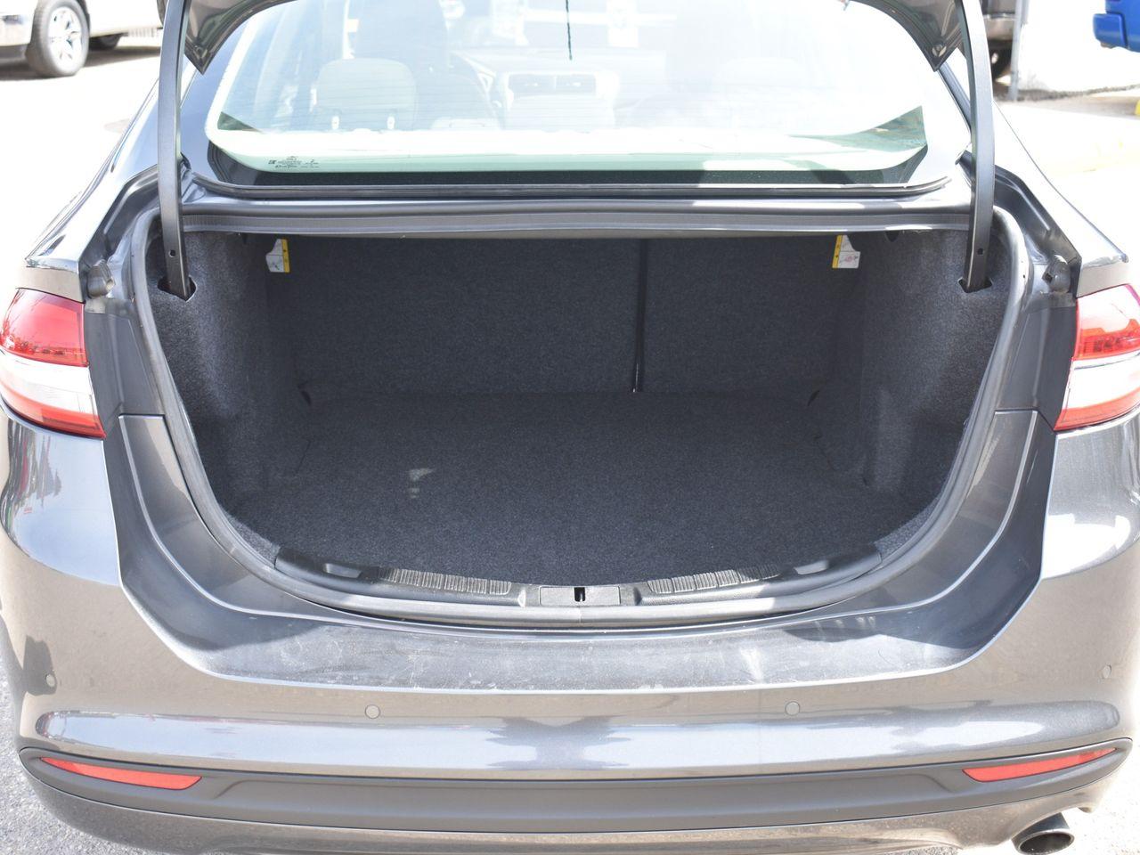 2018 Ford Fusion SE-4