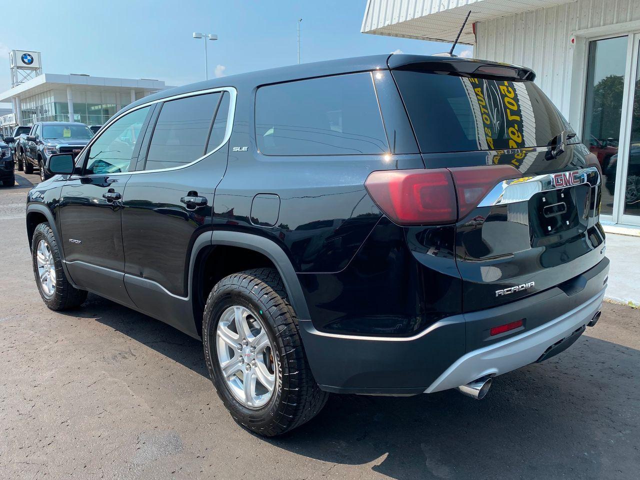2018 GMC Acadia SLE1-2