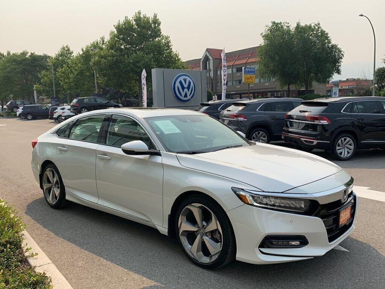 2018 Honda Accord Touring 10A-3