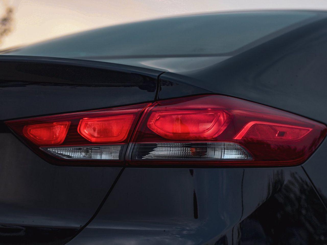 2018 Hyundai Elantra L-3