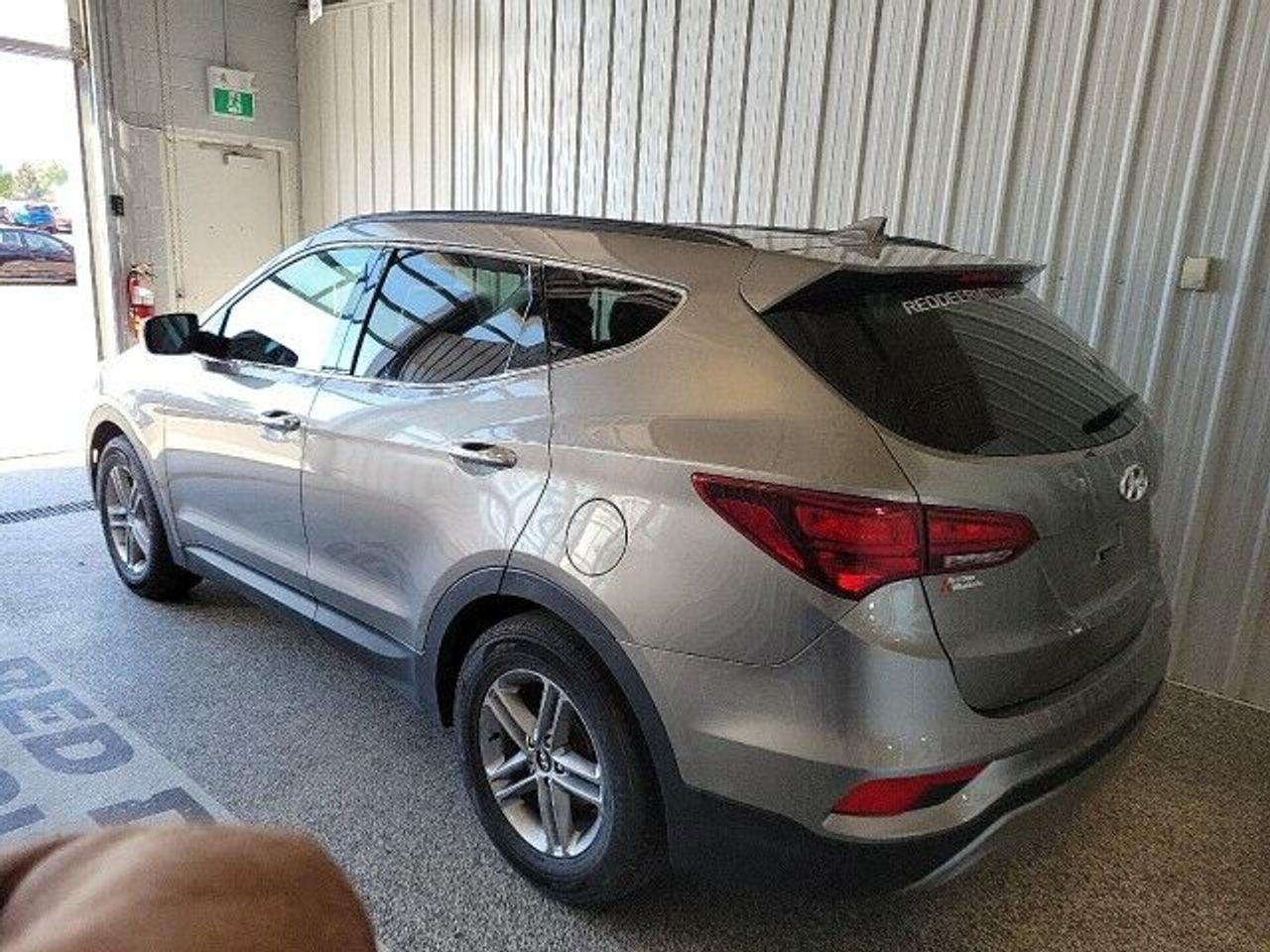 2018 Hyundai Santa Fe SE-3