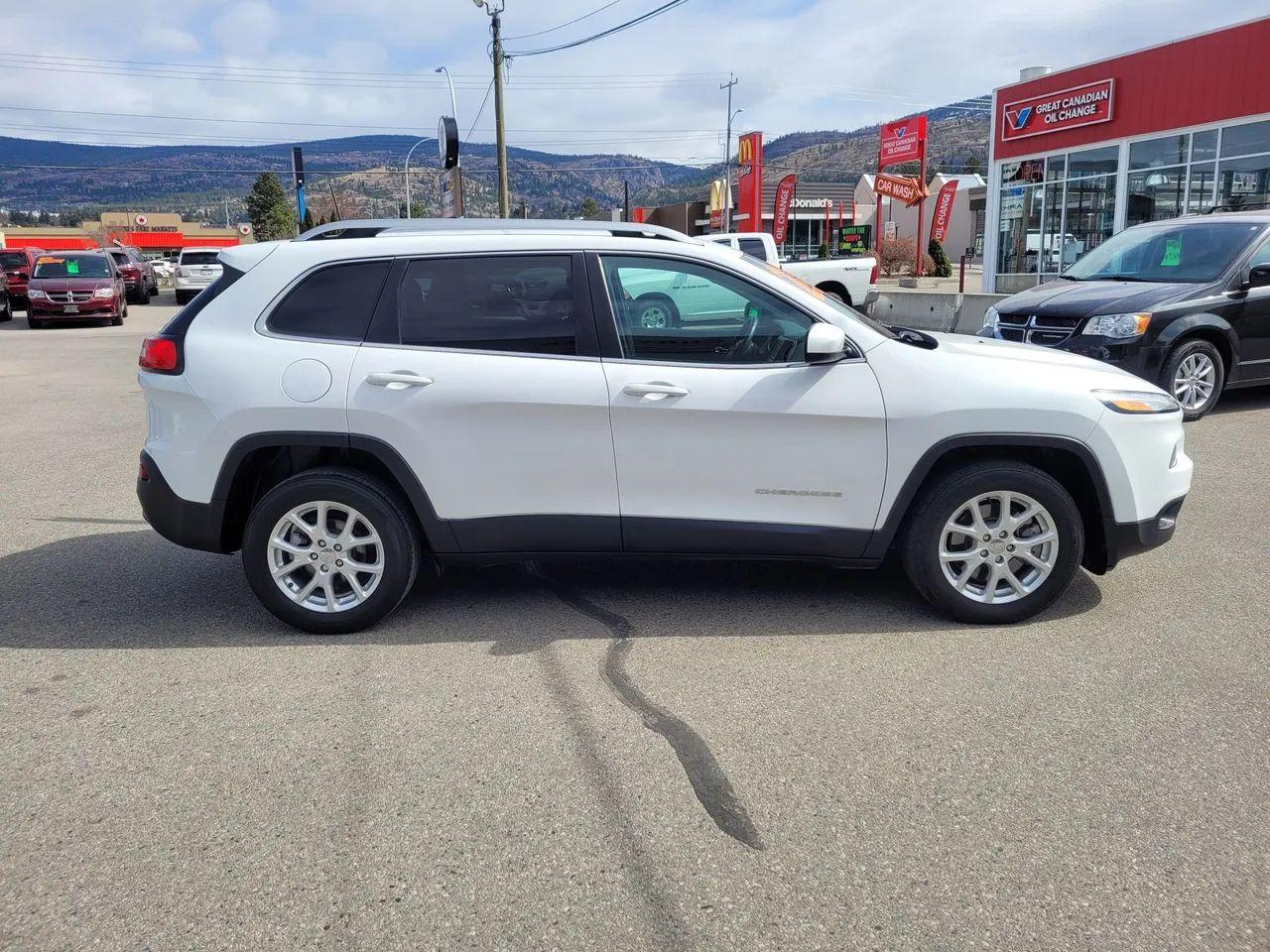 2018 Jeep Cherokee North-4