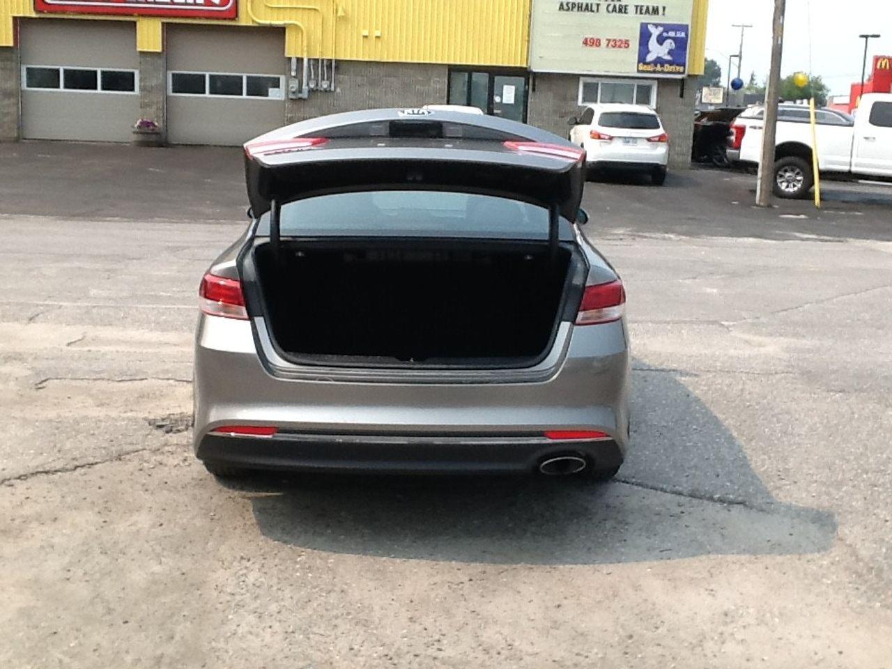 2018 Kia Optima LX-4