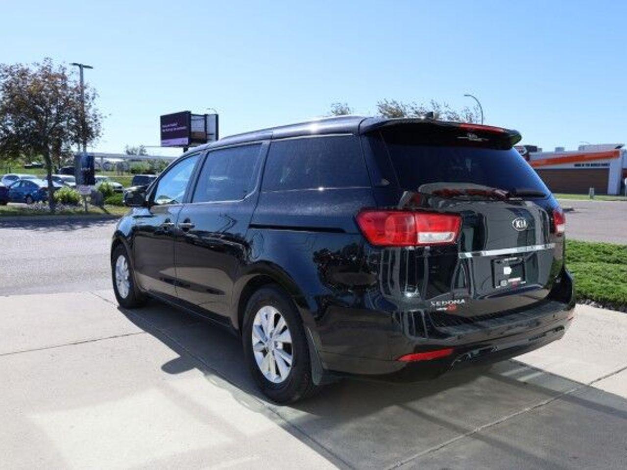 2018 Kia Sedona LX-3