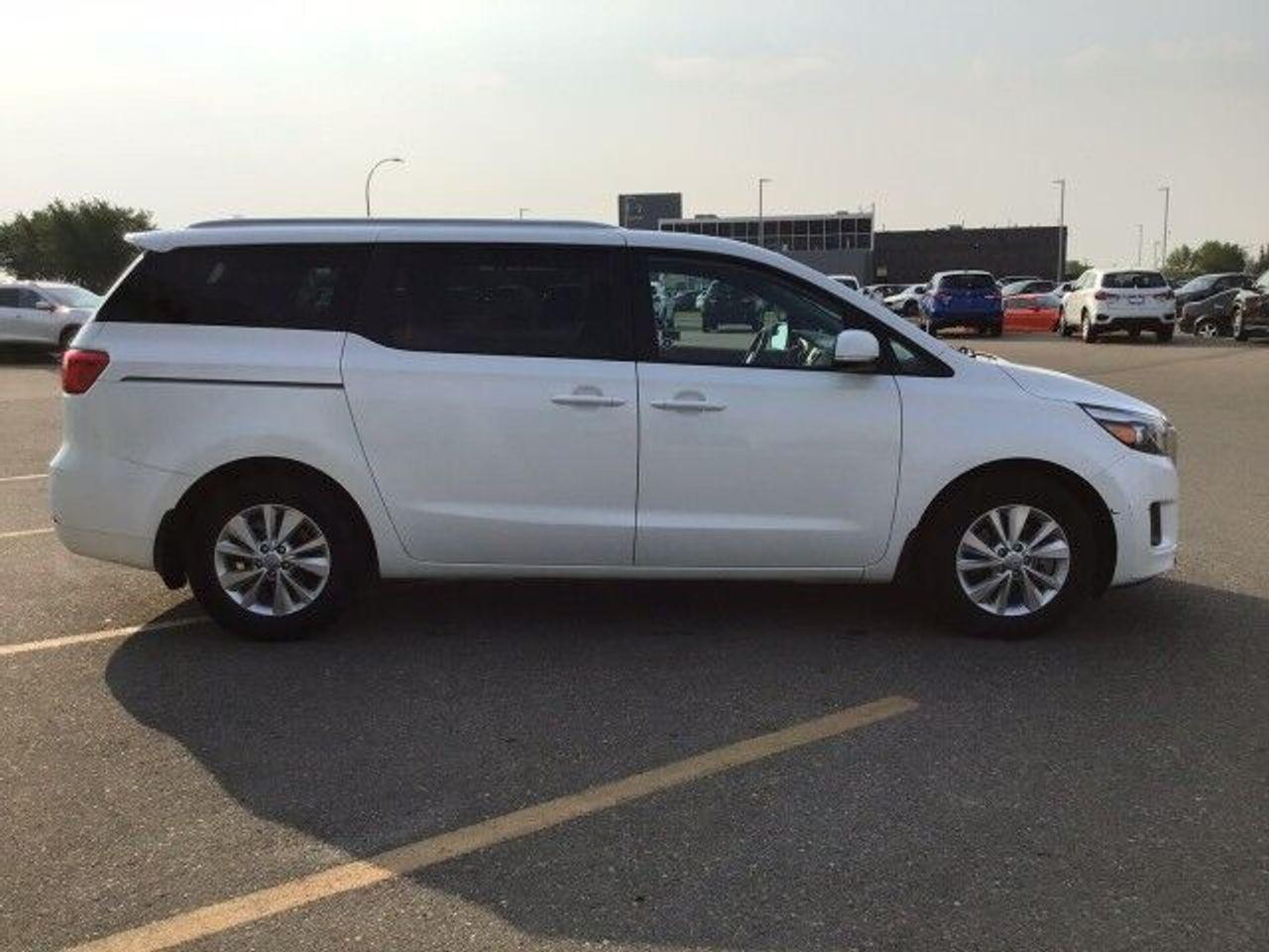 2018 Kia Sedona LX-3