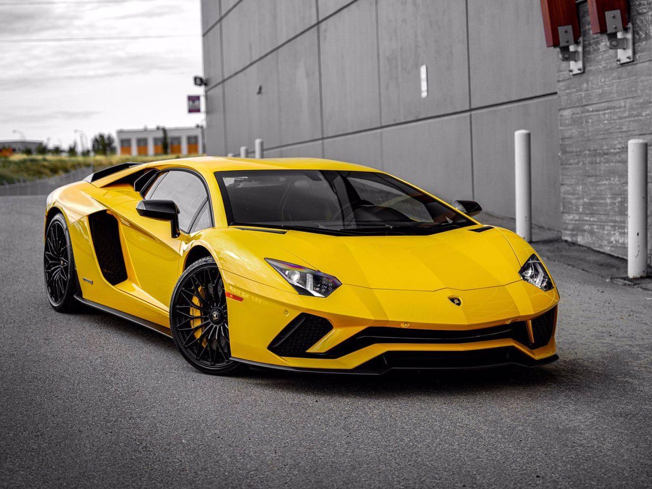 2018 Lamborghini Aventador S-4