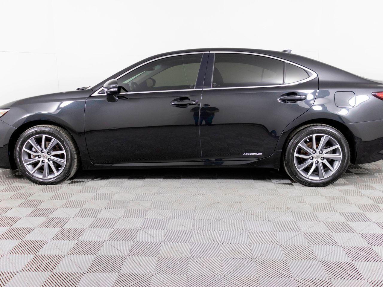 2018 Lexus ES 300h Base-3
