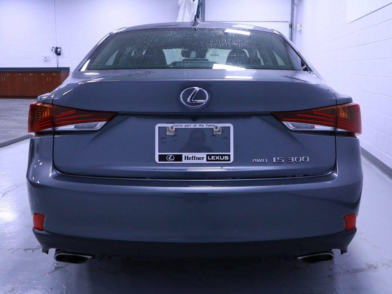 2018 Lexus IS Base-3