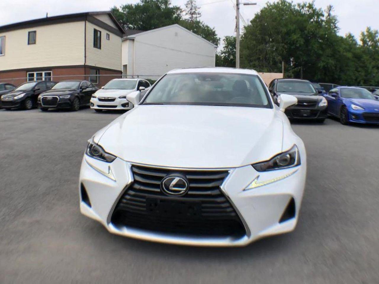 2018 Lexus IS Base-2