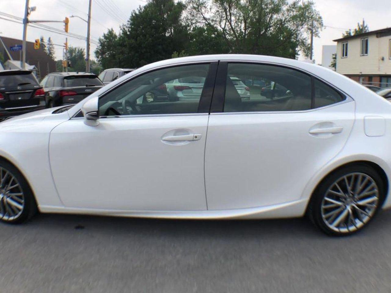2018 Lexus IS Base-4